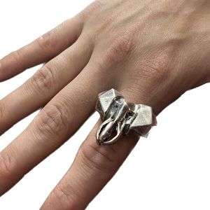 Unique UNO de 50 Elephant Ring